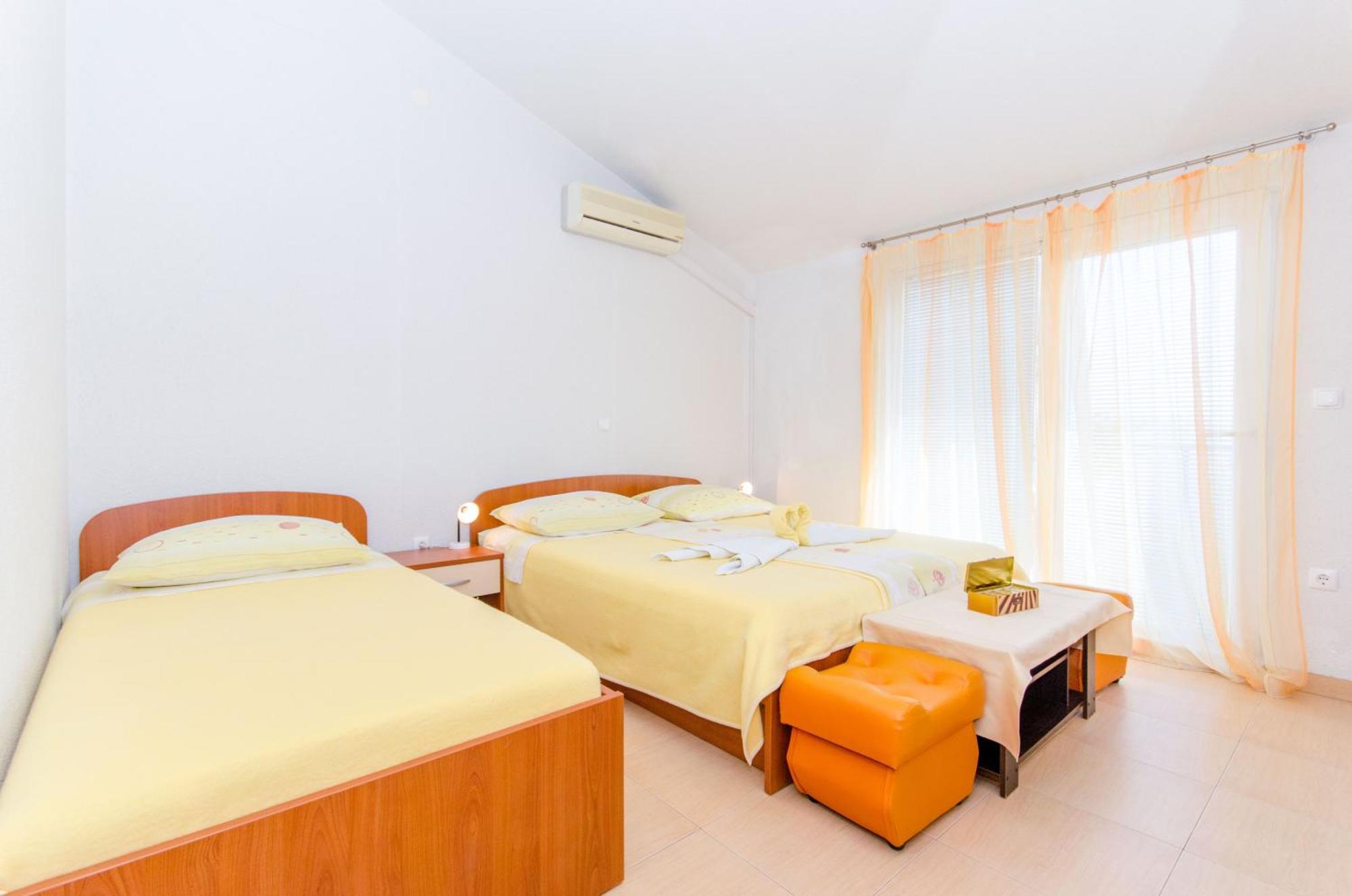 Knezovicapartments Živogošće Eksteriør billede