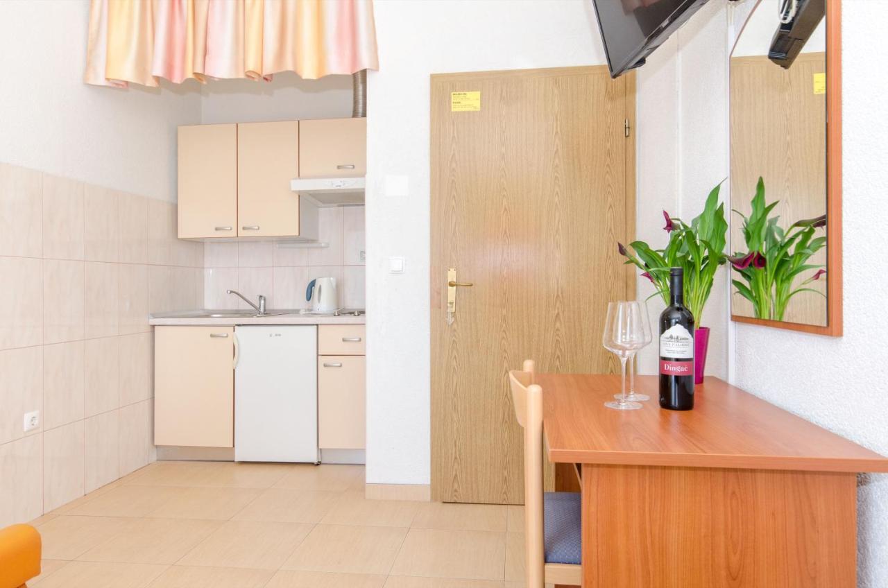 Knezovicapartments Živogošće Eksteriør billede